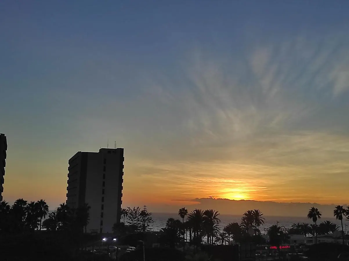 Big 3 Rooms Apartment, 83M2, With 3 Balconies And Ocean View Playa de las Americas  Hiszpania